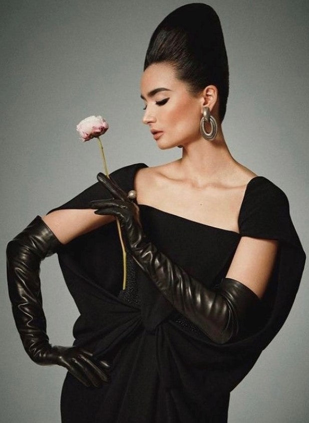 L625 BLK - Regina in Black
